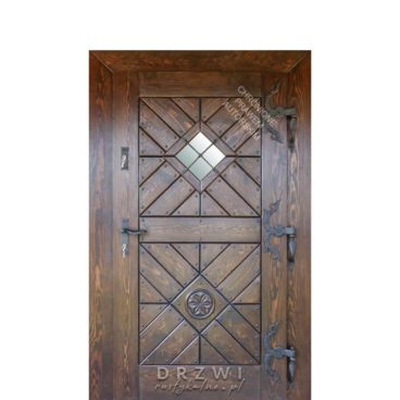 drzwi-wejściowe-drewniane-ze-zdobieniem-snycerskim