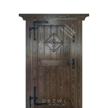 wejsciowe-drzwi-drewniane-z-rozetą-2